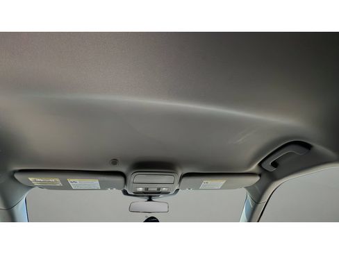 Used 2021 Ford Explorer XLT w/ Equipment Group 202A AWD/4WD image 29