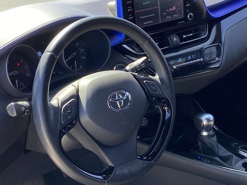 Used 2021 Toyota C-HR XLE image 7