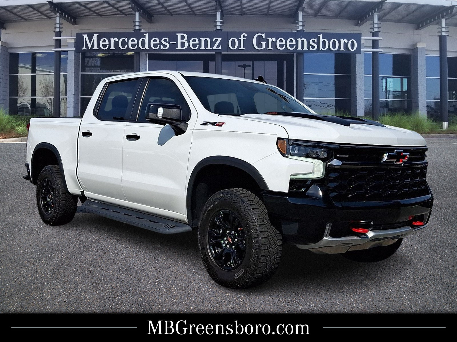 Used 2024 Chevrolet Silverado 1500 ZR2 w/ Technology Package AWD/4WD image 1