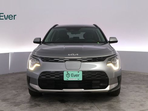 Used 2024 Kia Niro Wind w/ Wind Preserve Package FWD image 12