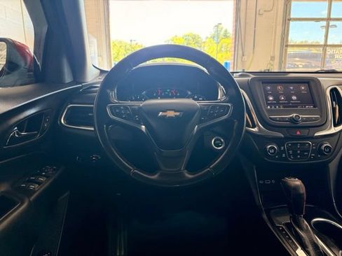 Used 2021 Chevrolet Equinox LT FWD image 20
