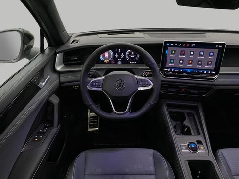 New 2026 Volkswagen Tiguan SE R-Line image 13