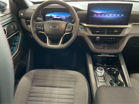 Used 2025 Ford Explorer ST-Line w/ Premium Package AWD/4WD image 34
