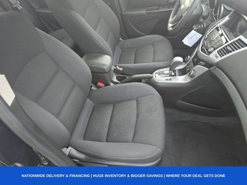 Used 2016 Chevrolet Cruze LT w/ Technology Package image 11