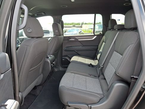 Used 2025 GMC Acadia Elevation FWD image 11