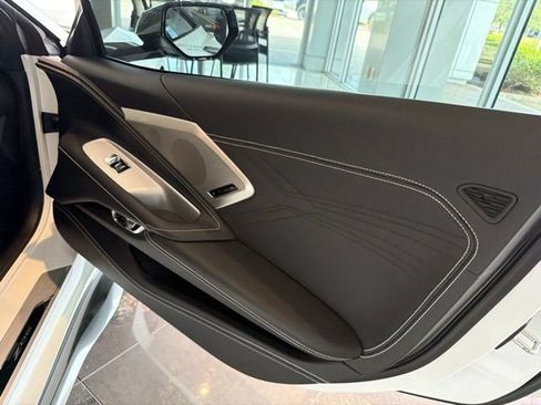 Used 2025 Chevrolet Corvette Z06 RWD image 19