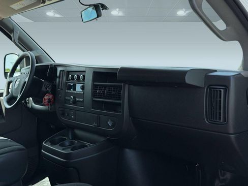 Certified 2025 GMC Savana 2500 w/ Driver Convenience Package RWD image 27
