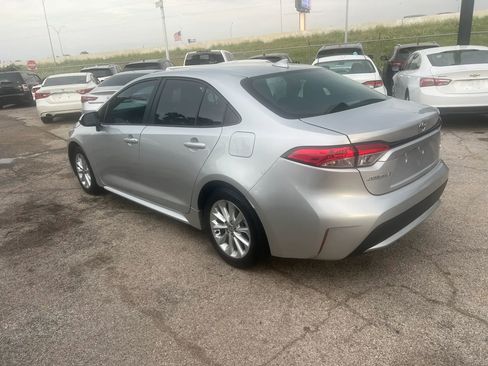 Used 2022 Toyota Corolla LE FWD image 8