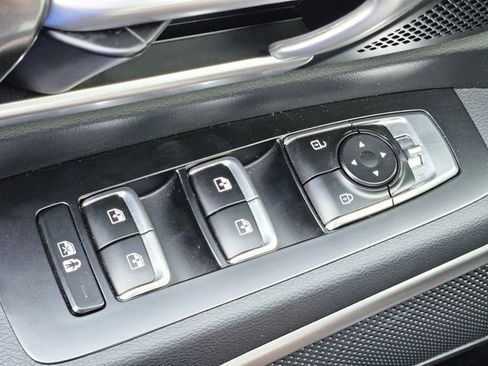 Used 2025 Kia Telluride S FWD image 21
