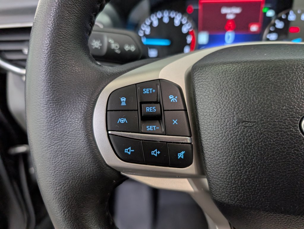 Used 2024 Ford Explorer XLT w/ Equipment Group 202A AWD/4WD image 21