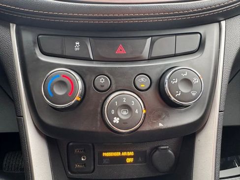 Used 2021 Chevrolet Trax LT image 23