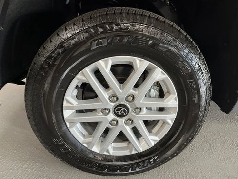 Used 2024 Toyota Tundra SR5 w/ SR5 Convenience Package AWD/4WD image 5
