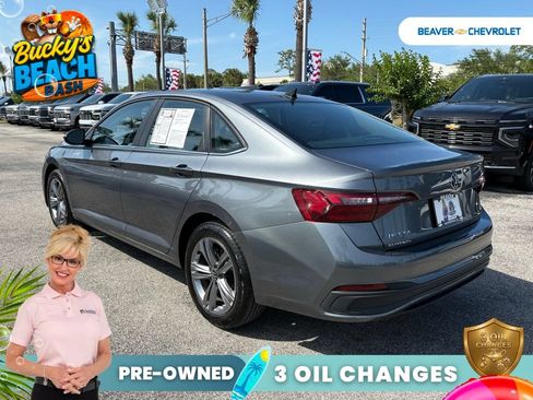Used 2024 Volkswagen Jetta SE FWD image 5