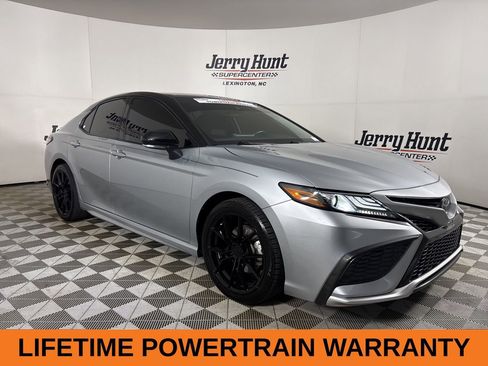 Used 2023 Toyota Camry XSE FWD image 4