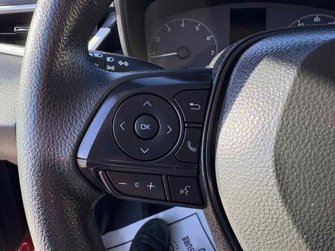 Used 2025 Toyota Corolla LE image 23
