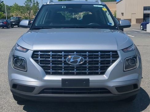 Used 2025 Hyundai Venue SEL FWD image 8