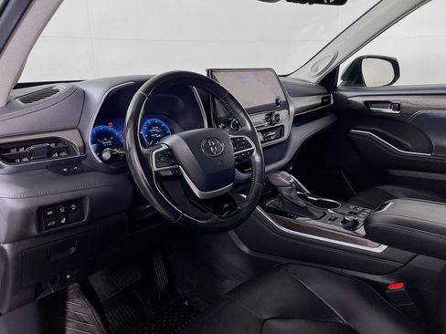 Used 2023 Toyota Highlander Limited image 9