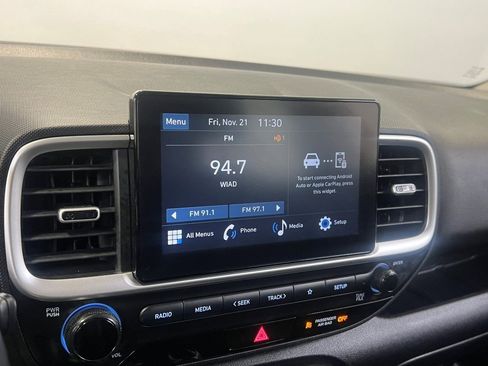 Used 2023 Hyundai Venue SEL image 32