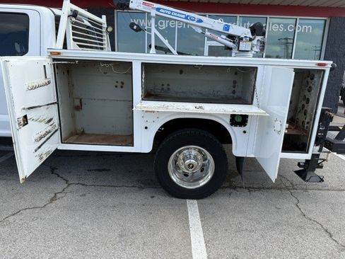 Used 2017 Ford F450 XL w/ Power Equipment Group image 16