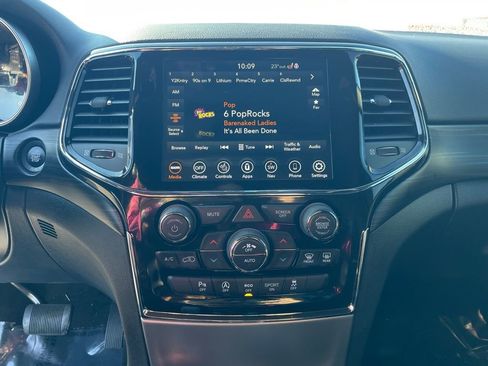 Used 2022 Jeep Grand Cherokee Laredo X image 26