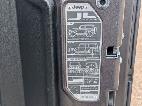 Used 2020 Jeep Wrangler Unlimited Sahara AWD/4WD image 41