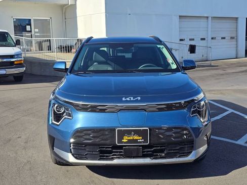 Certified 2024 Kia Niro Wind w/ Wind Preserve Package FWD image 9