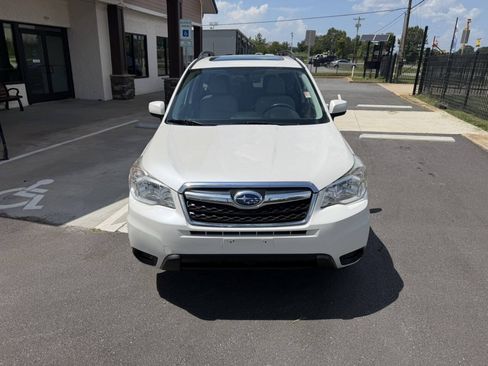 Used 2014 Subaru Forester 2.5i Premium AWD/4WD image 9