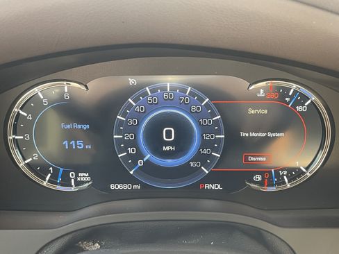 Used 2017 Cadillac Escalade Luxury AWD/4WD image 10