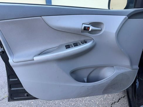 Used 2010 Toyota Corolla LE FWD image 7