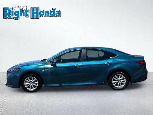 Used 2025 Toyota Camry LE FWD image 3