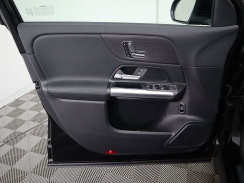 Certified 2025 Mercedes-Benz GLA 250 image 24