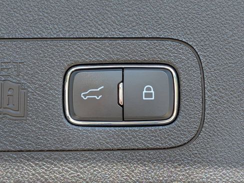 Used 2024 Lincoln Aviator AWD image 29