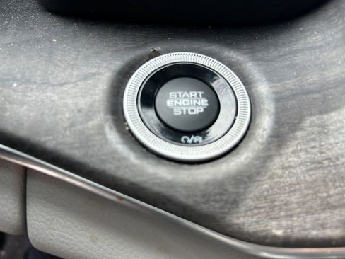 Certified 2022 Jeep Grand Cherokee Overland w/ Luxury Tech Group IV image 24