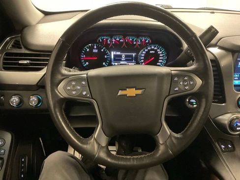 Used 2016 Chevrolet Suburban LT w/ LT Signature Package AWD/4WD image 4