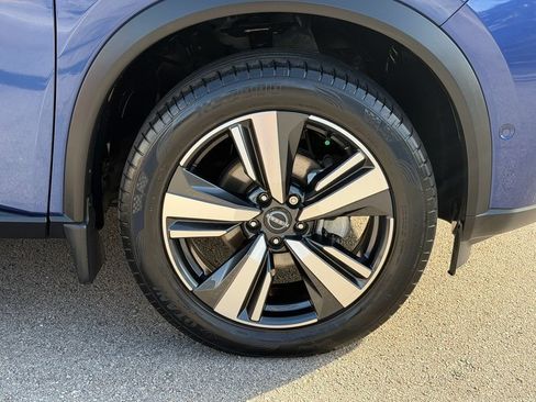 Certified 2023 Nissan Rogue Platinum FWD image 19
