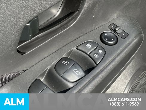 Used 2025 Nissan Kicks Play S image 26