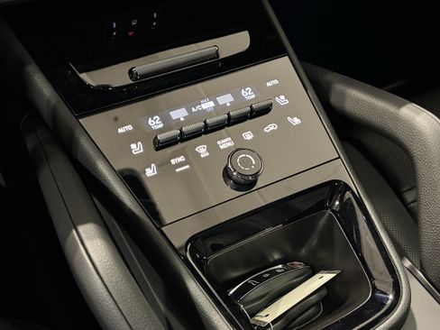 New 2026 Porsche Cayenne E-Hybrid Coupe AWD/4WD image 24