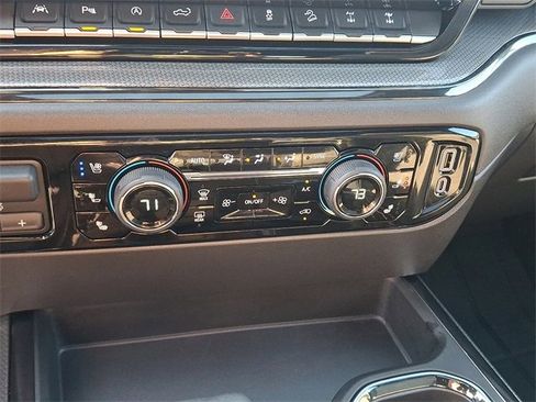 Used 2025 Chevrolet Silverado 1500 ZR2 w/ Technology Package image 16