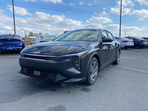 New 2026 Kia K4 LX image 3