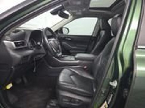 Used 2023 Toyota Highlander FWD image 7