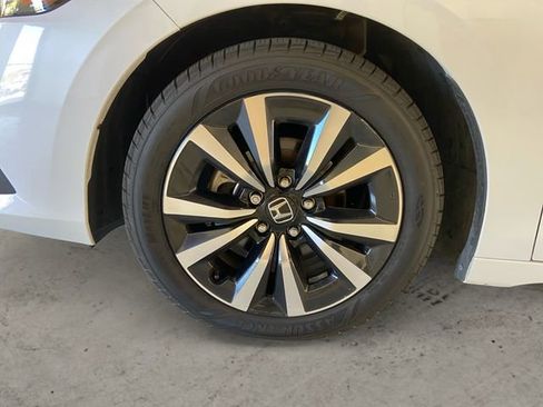 Used 2023 Honda Civic EX-L image 15