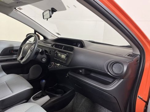Used 2014 Toyota Prius C Four image 20