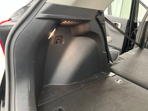 Used 2025 Hyundai Venue SEL image 29