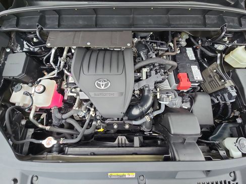 Used 2023 Toyota Highlander XLE image 40