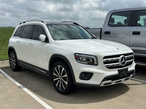 Used 2021 Mercedes-Benz GLB 250 image 1