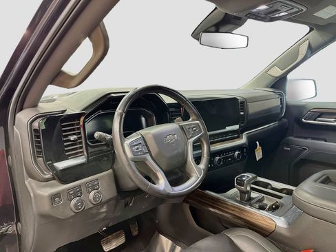 Used 2022 Chevrolet Silverado 1500 LT Trail Boss w/ LT Trail Boss Premium Package AWD/4WD image 9