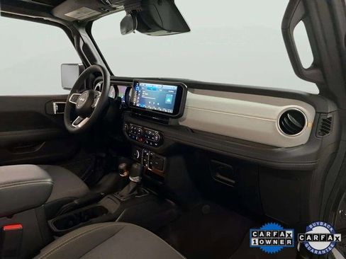 Used 2025 Jeep Wrangler Unlimited Sahara w/ Safety Group image 20