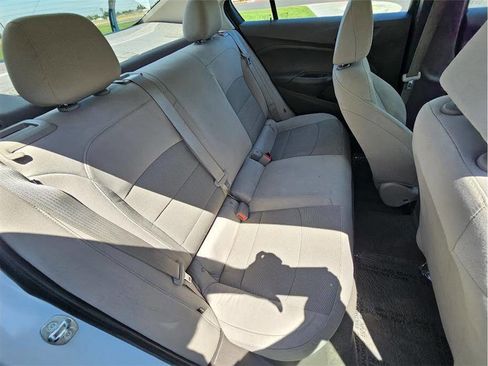 Used 2018 Chevrolet Cruze LS FWD image 17