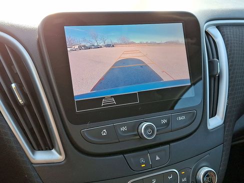 Used 2023 Chevrolet Malibu LT FWD image 15
