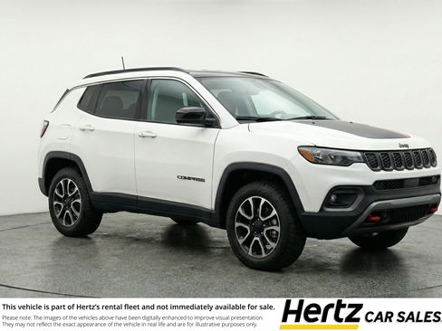 Used 2025 Jeep Compass Trailhawk AWD/4WD image 1